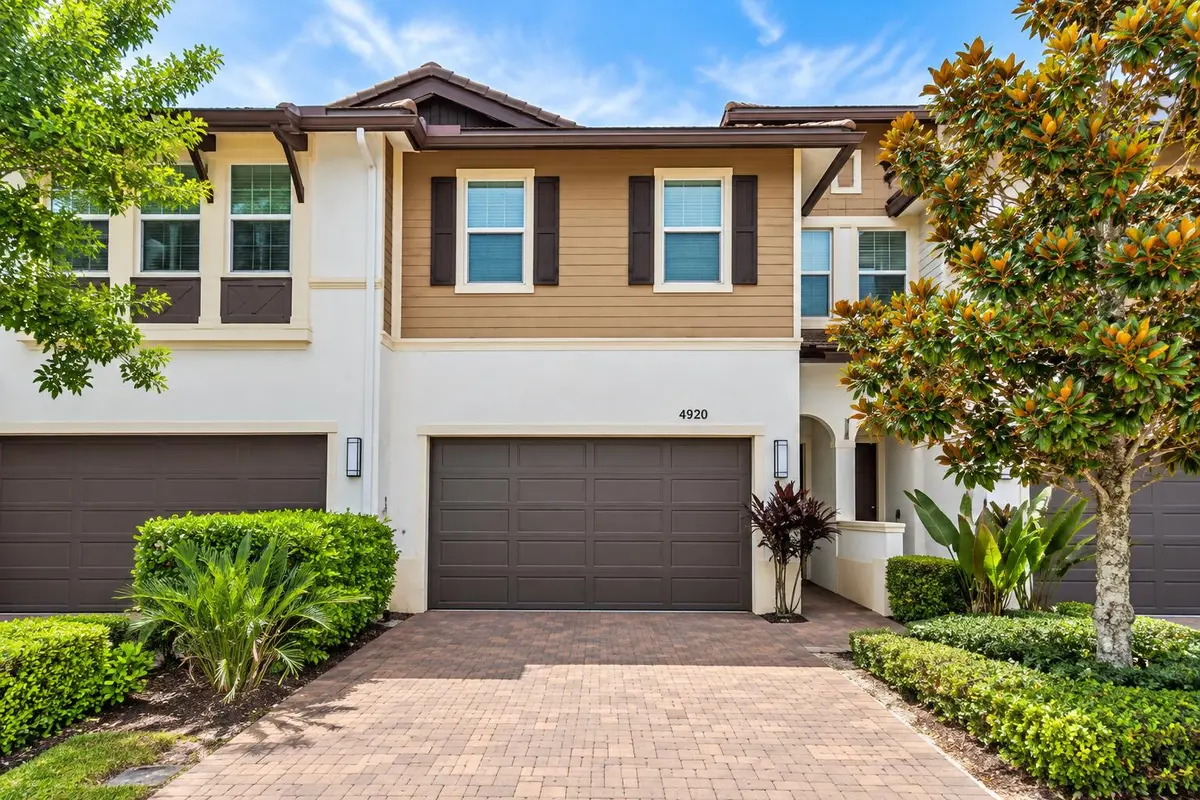 001-4920PointeMidtown at 4920 Pointe Midtown Way, Palm Beach Gardens