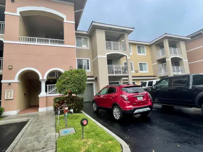 6533 EMERALD DUNES Drive 107, West Palm Beach – Condominium for rent