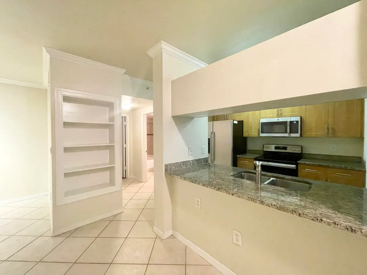 kitchen at 6533 EMERALD DUNES Drive 107, West Palm Beach