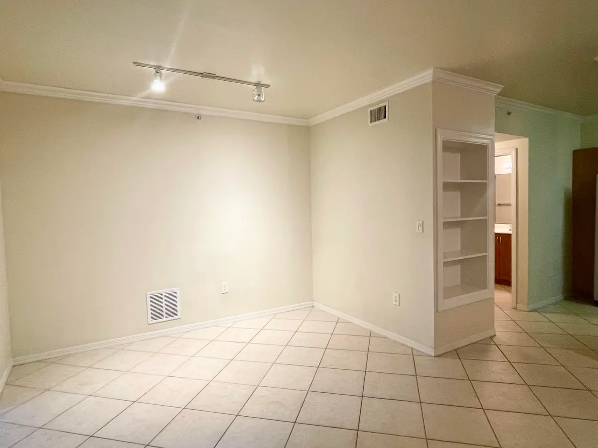 living room at 6533 EMERALD DUNES Drive 107, West Palm Beach
