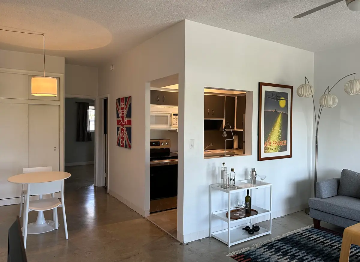 IMG_3011 at 715 NW 30TH Court 8, Wilton Manors