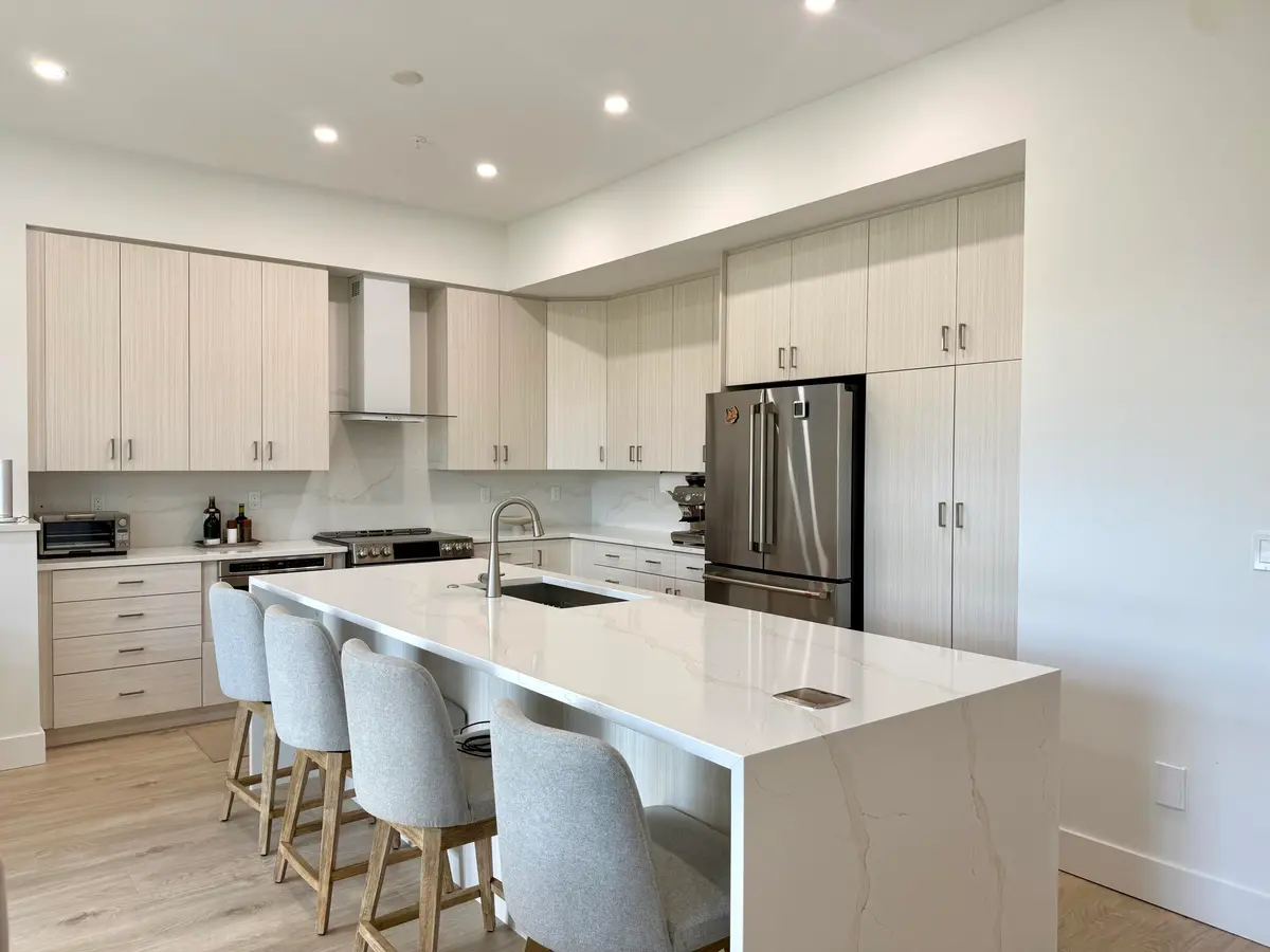 Eat-in Kitchen at 140 Water Pointe Place 12, Jupiter