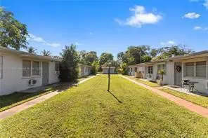 Ritz community at 2640 PIERCE Street 5, Hollywood
