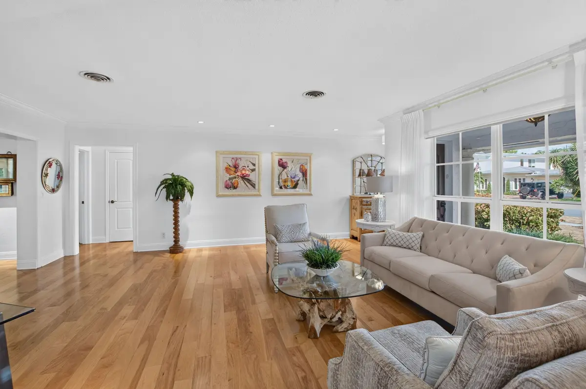 Family Room at 840 SW 2ND Street, Boca Raton