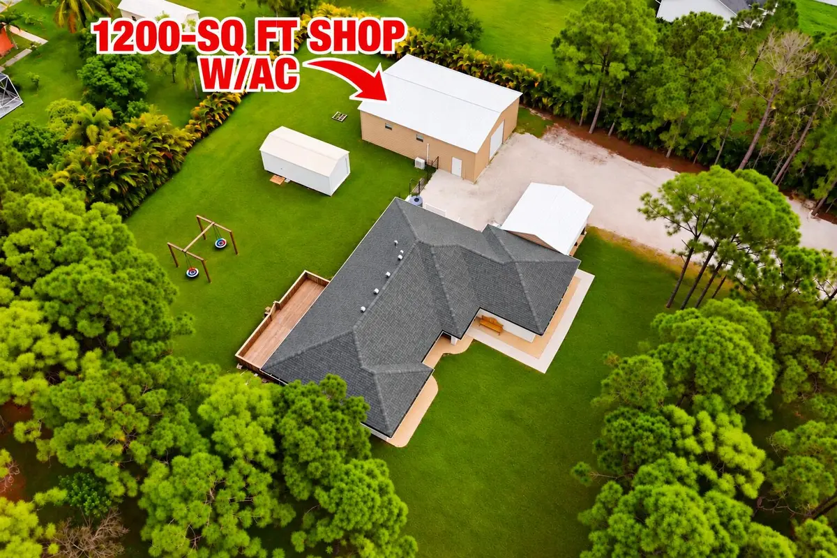 WELCOME HOME at 17107 84th Court, Loxahatchee
