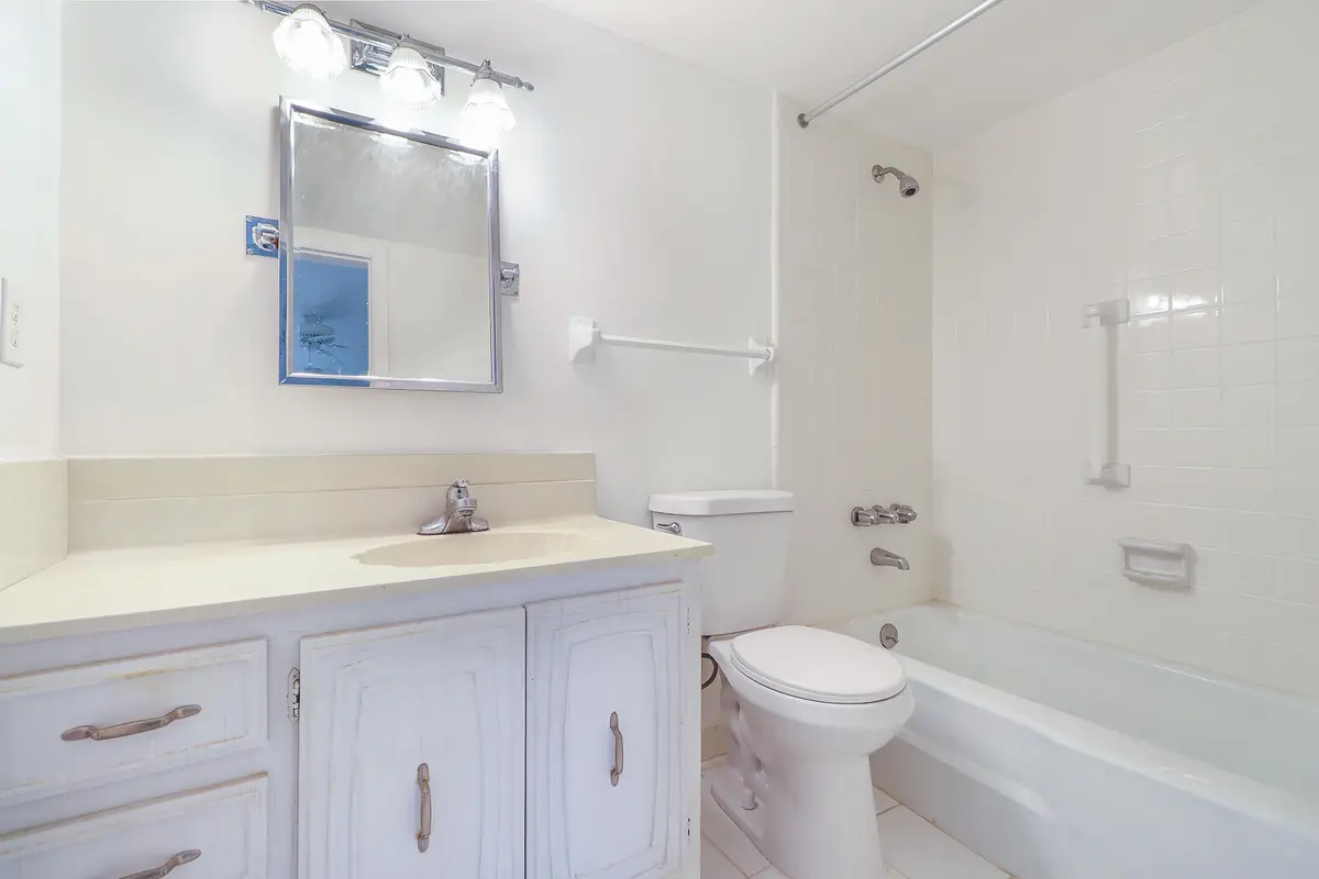 08-Master Bathroom at 8 Garden Street 205R, Tequesta