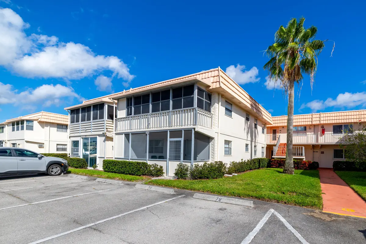 FrontRight at 305 Saxony G, Delray Beach
