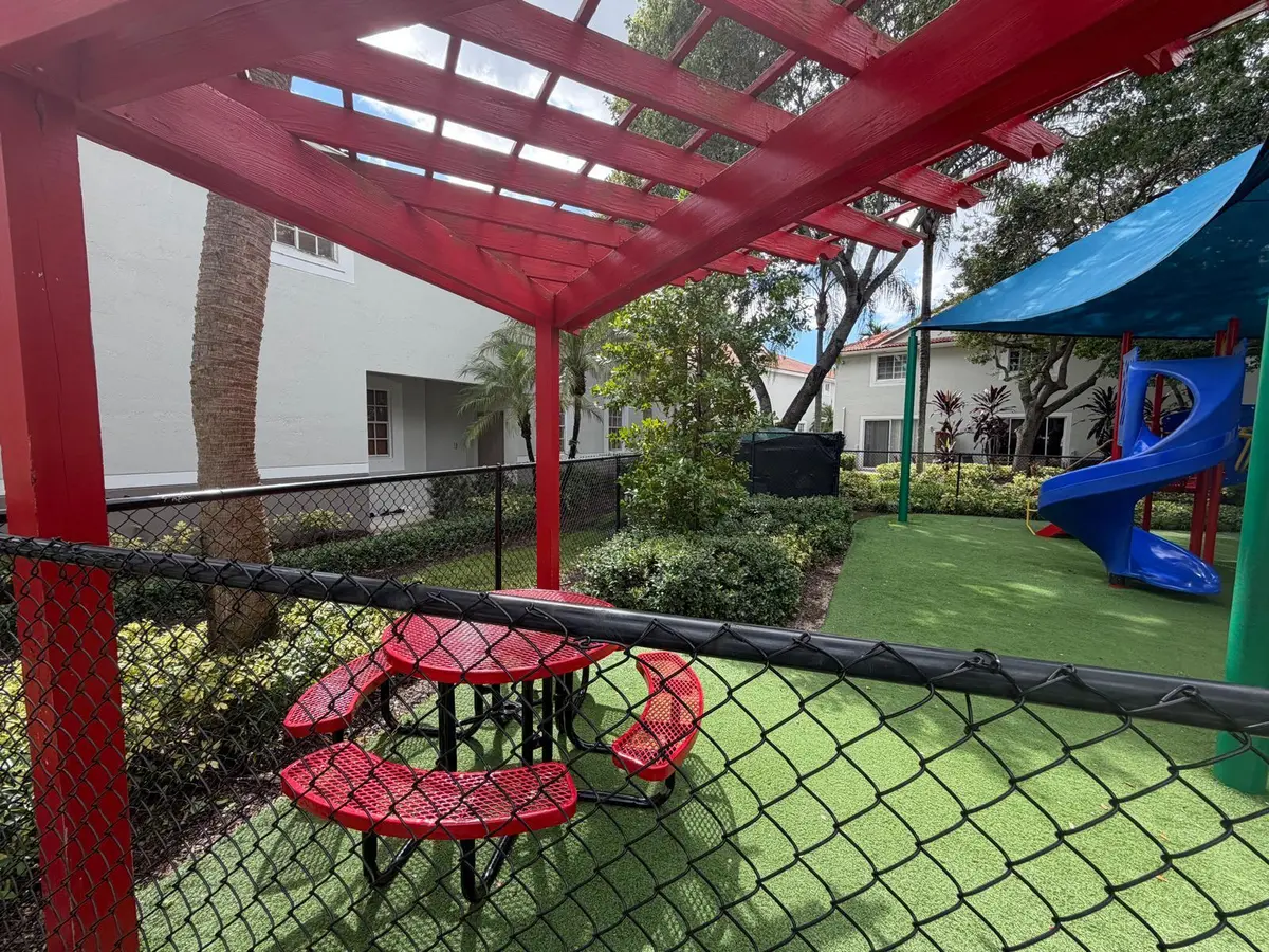 10-5 at 3947 SAN SIMEON Lane, Weston