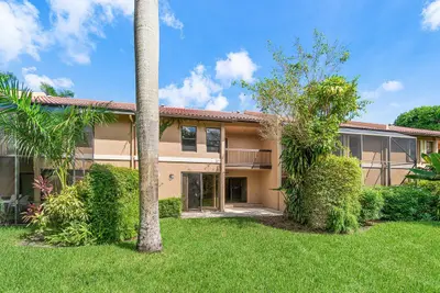 22068 Las Brisas Circle, Boca Raton – Townhouse for sale