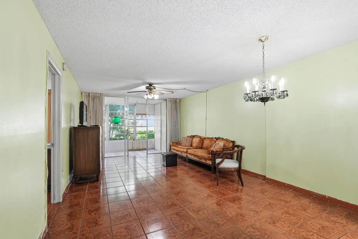 3 IN at 3000 NW 48th Terrace 130, Lauderdale Lakes