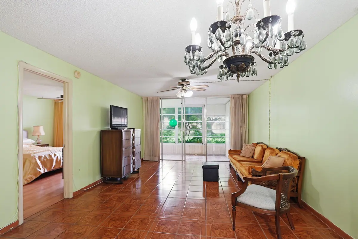 5 IN at 3000 NW 48th Terrace 130, Lauderdale Lakes