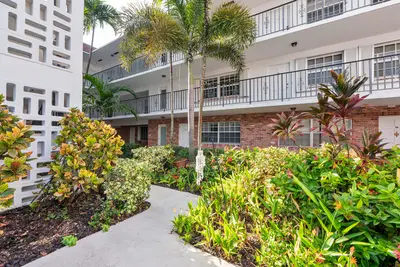 2424 NE 9th Street 305, Fort Lauderdale – Condominium for sale