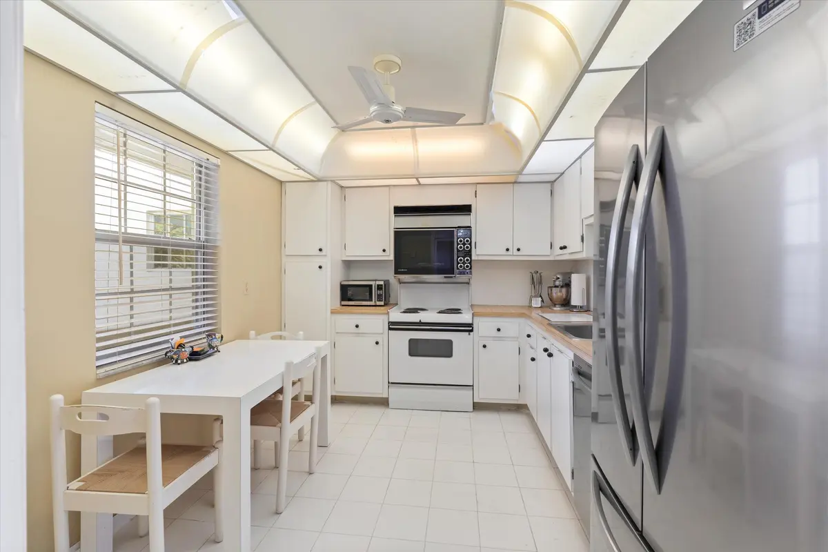 06-3980 Oaks Clubhouse Drive #411 Pompan at 3980 Oaks Clubhouse Drive 411, Pompano Beach