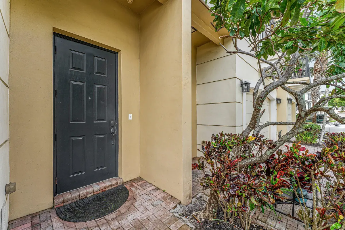 006-673Northwest38thCircle-BocaRaton-FL- at 673 NW 38th Circle, Boca Raton
