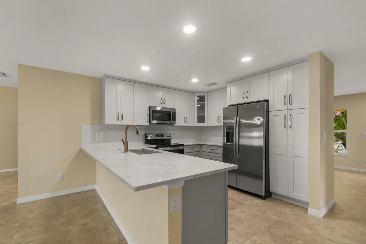 Kitchen at 1961 SW Diamond Street, Port St. Lucie