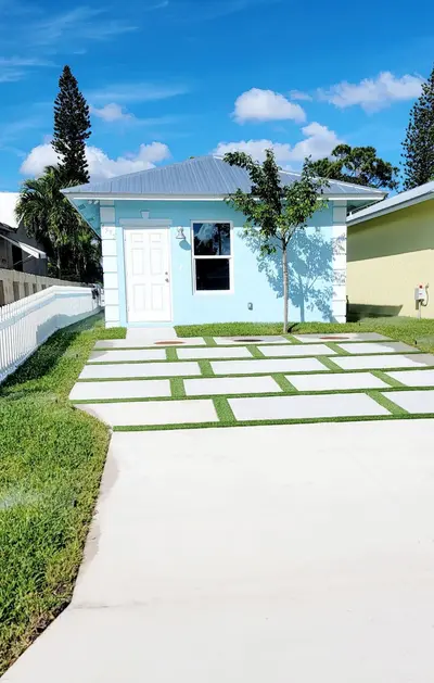 4595 Cambridge Street, Lake Worth Beach – Single Family Residence for sale