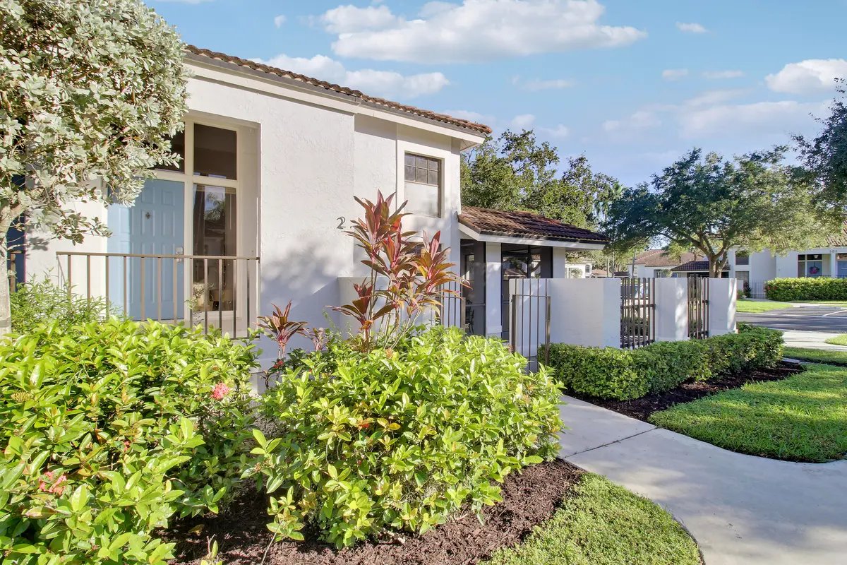 House-33 at 587 Prestwick Circle 2, Palm Beach Gardens