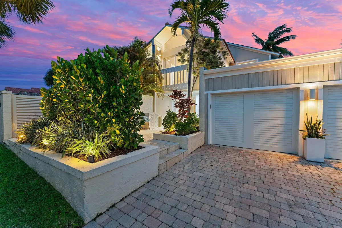 Front Exterior at 101 W Tarpon Lane, Jupiter
