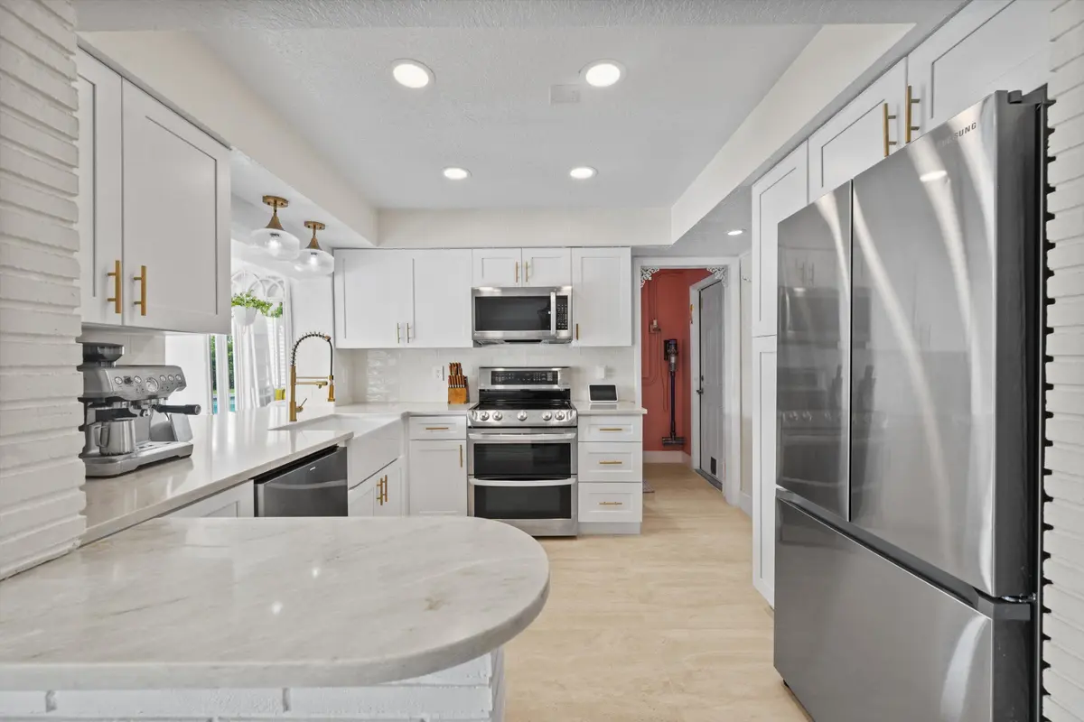160 SE 9th Street, Pompano at 160 SE 9TH Street, Pompano Beach