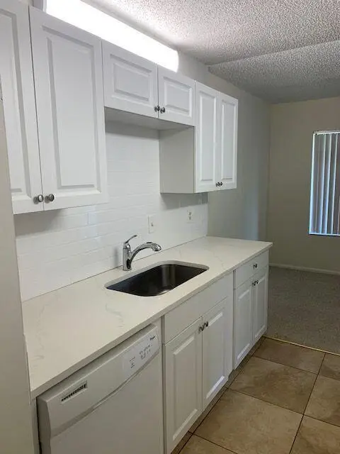 150 PV KIT 2 2022 at 150 PINEVIEW Road B8, Jupiter