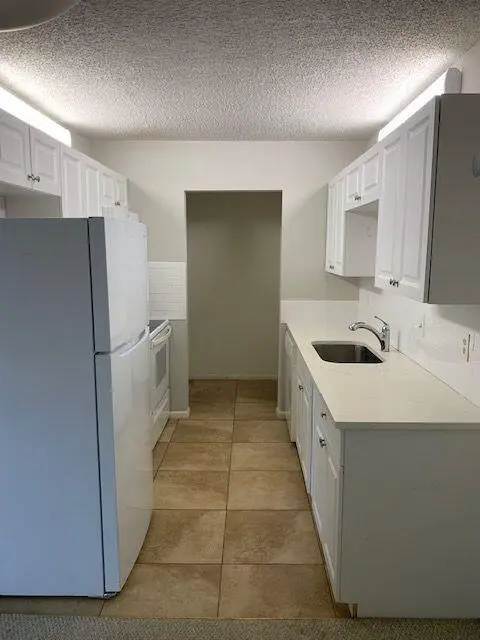 150 PV KIT 3 2022 at 150 PINEVIEW Road B8, Jupiter
