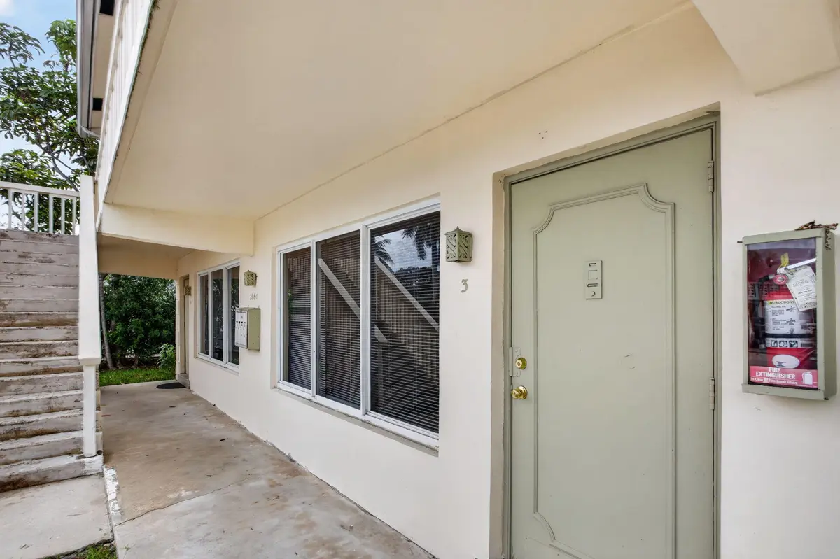 17-web-or-mls-2160r-1 at 2160 NE 42nd Court 3, Lighthouse Point