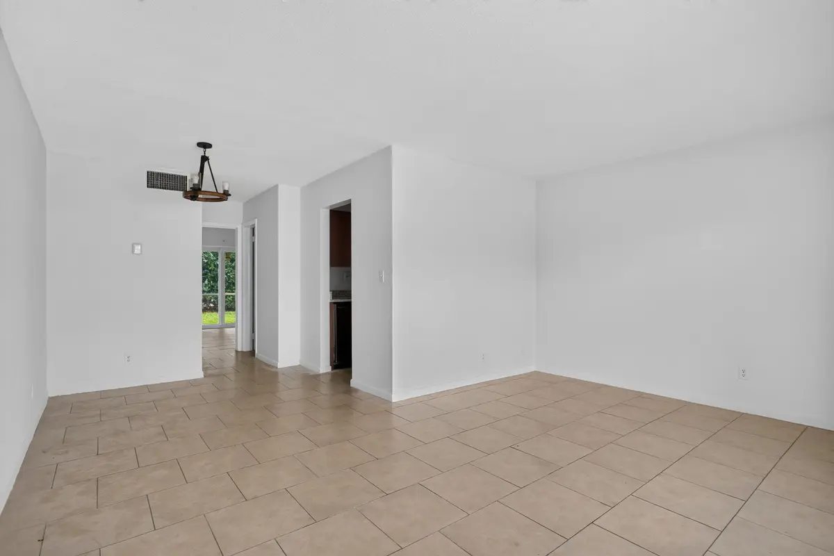 19-web-or-mls-2160-19 at 2160 NE 42nd Court 3, Lighthouse Point