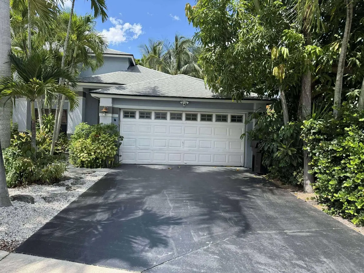 FRONT at 5065 WILLOW POND Road, West Palm Beach