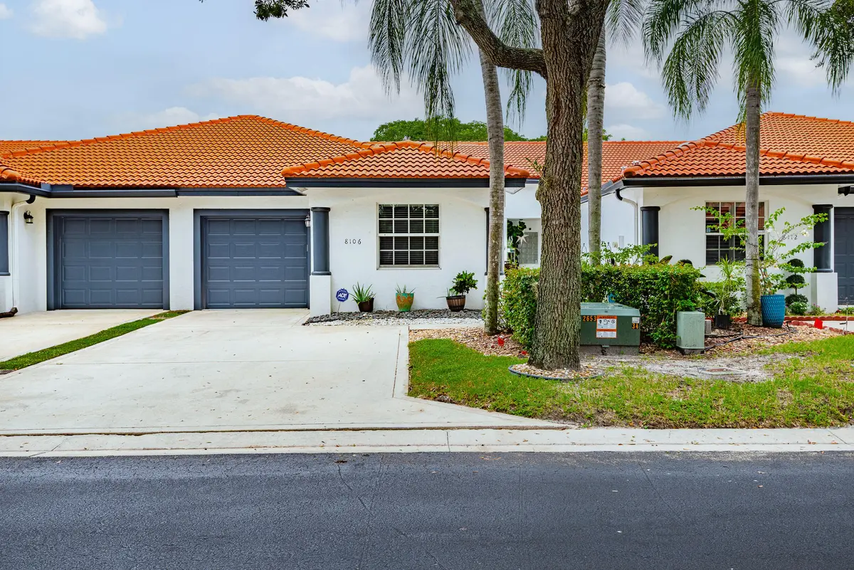 8106-3 at 8106 VIA DI VENETO, Boca Raton