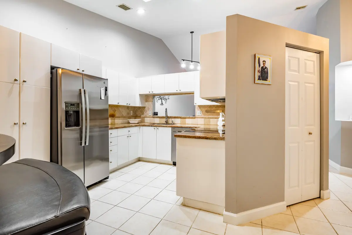 8106-6 at 8106 VIA DI VENETO, Boca Raton