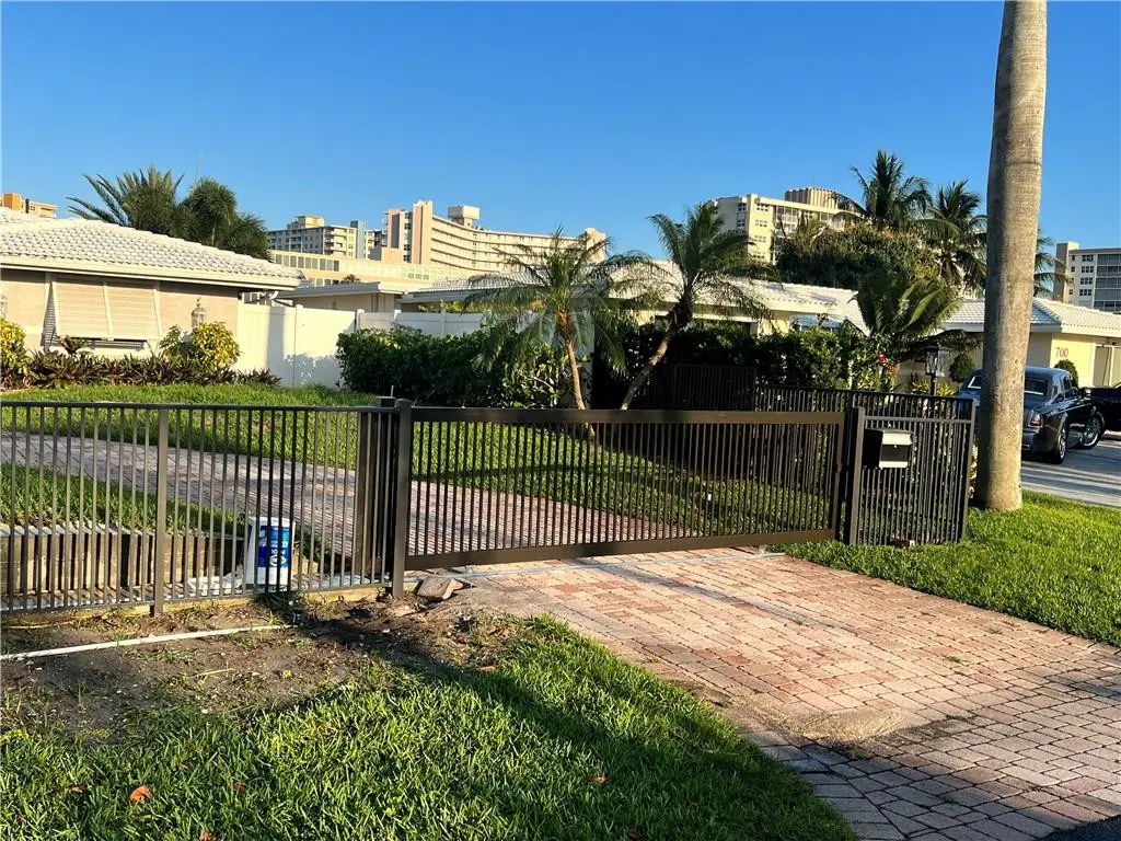 Photo 6 at 720 NE 28TH Avenue, Pompano Beach