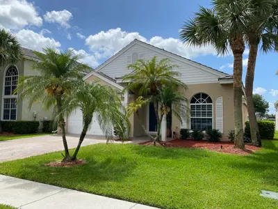 325 Berenger Walk, Royal Palm Beach – Single Family Residence for sale