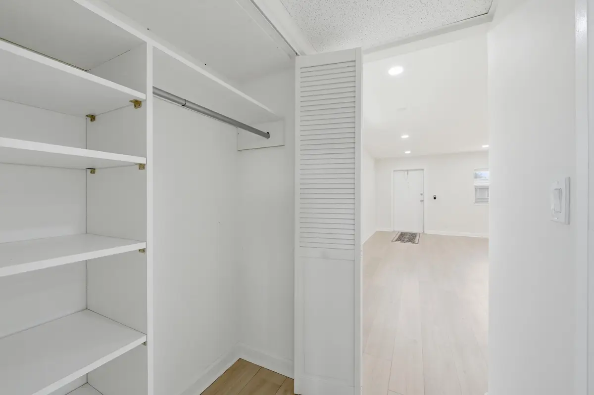 Walk In Closet at 670 MONACO Court, Delray Beach