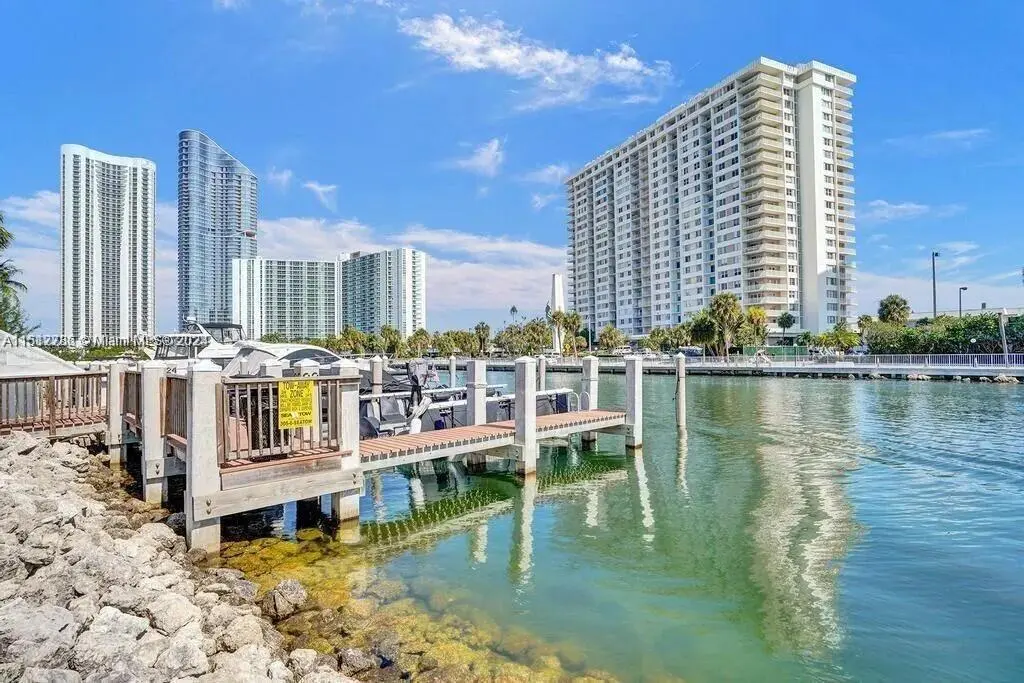 49f6f226ac894c383992a2ebd9db088b-full at 400 KINGS POINT Drive 1426, Sunny Isles Beach