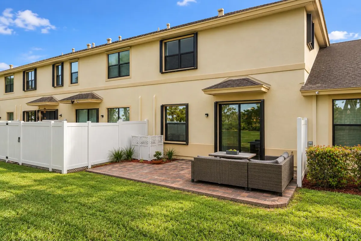 6db0baed-76c5-4ac0-ac13-7a390ec36a40 at 9871 E Villa Circle, Vero Beach