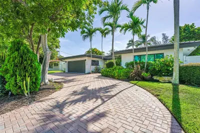 956 SE 10th Court, Pompano Beach – Single Family Residence for rent