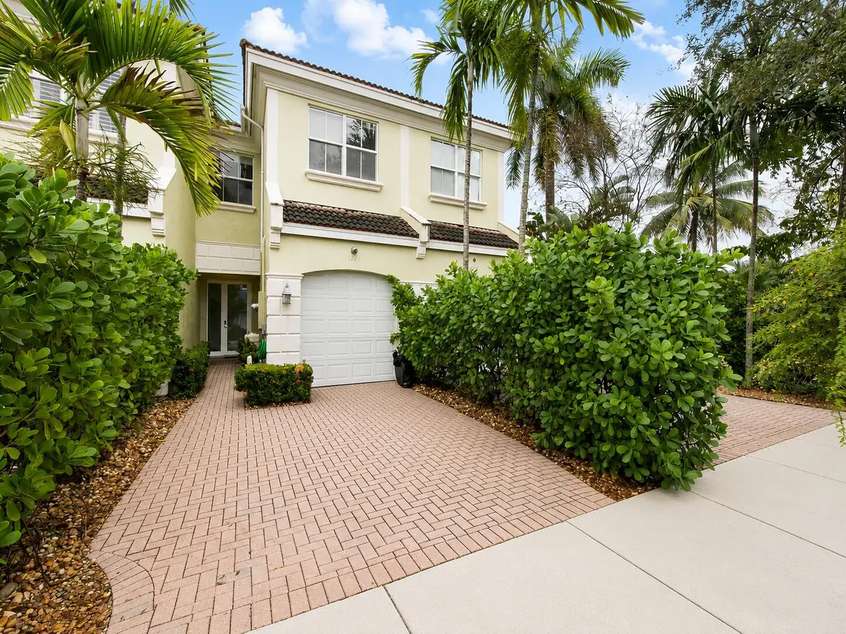 1226 (1) at 1226 NE 14th Avenue, Fort Lauderdale