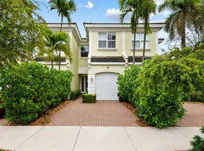 1226 NE 14th Avenue, Fort Lauderdale – Townhouse for sale