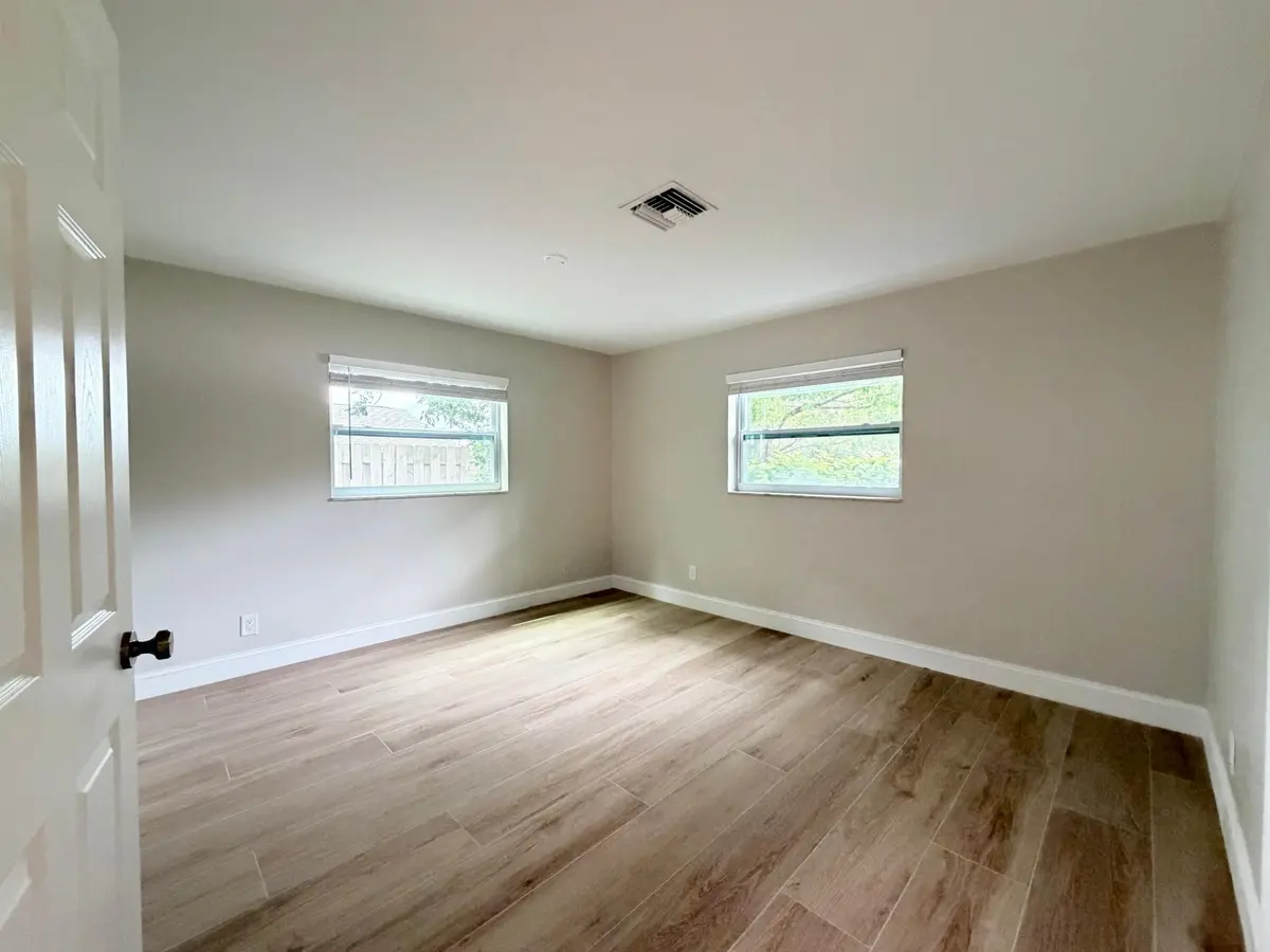 WhatsApp Image 2026-10-01 at 18.20.23 (6 at 2018 S Waterway Drive, North Palm Beach