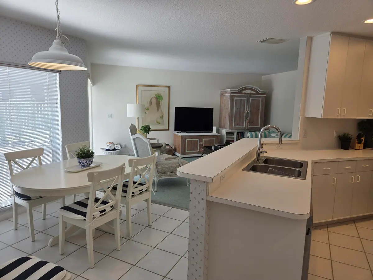 Eat-in kitchen and family room at 17275 Ventana Drive, Boca Raton