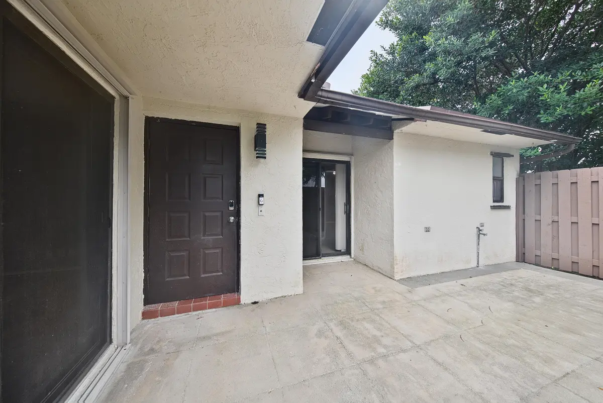 Entrance at 3402 WATERVIEW Circle B, Palm Springs