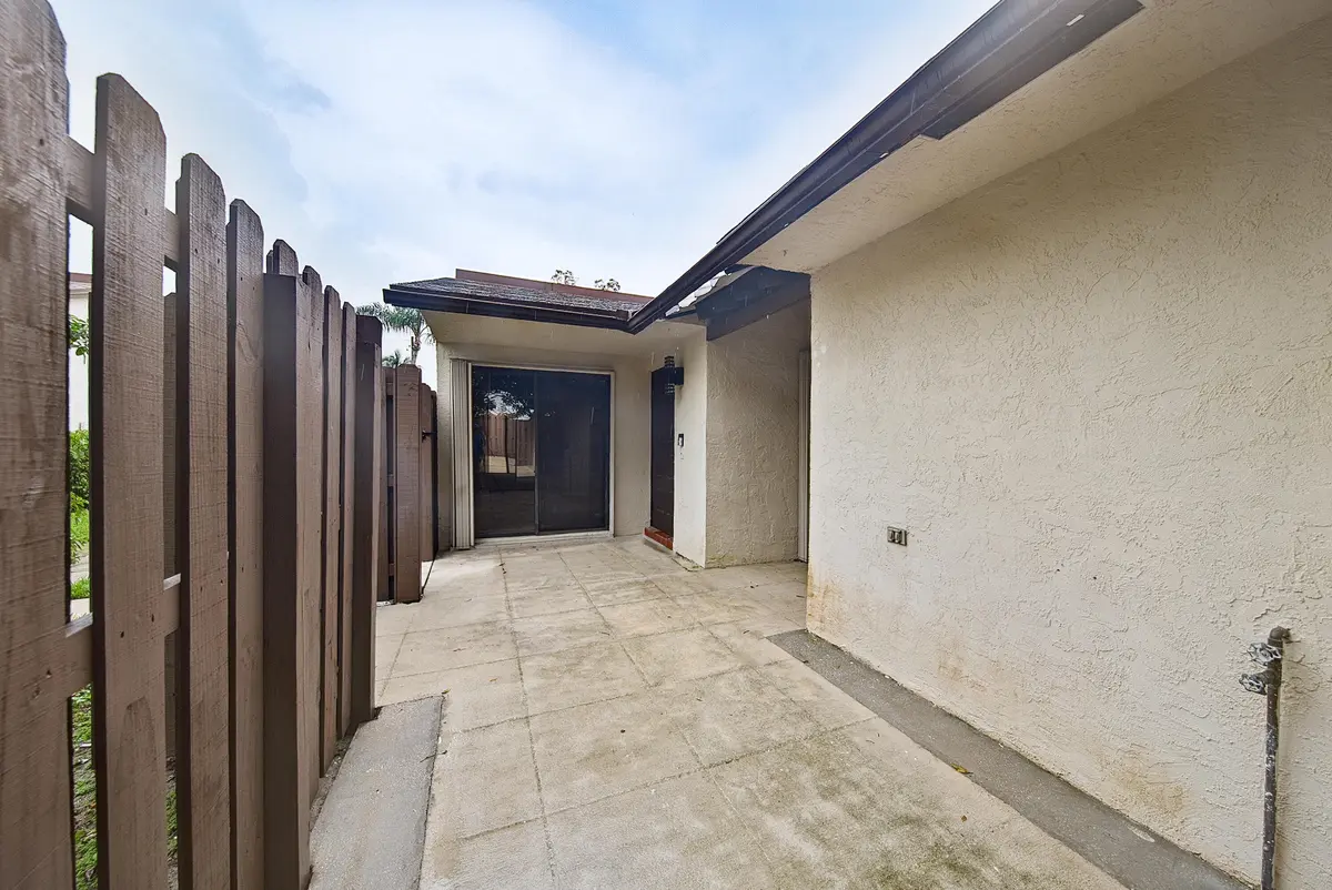 Patio at 3402 WATERVIEW Circle B, Palm Springs