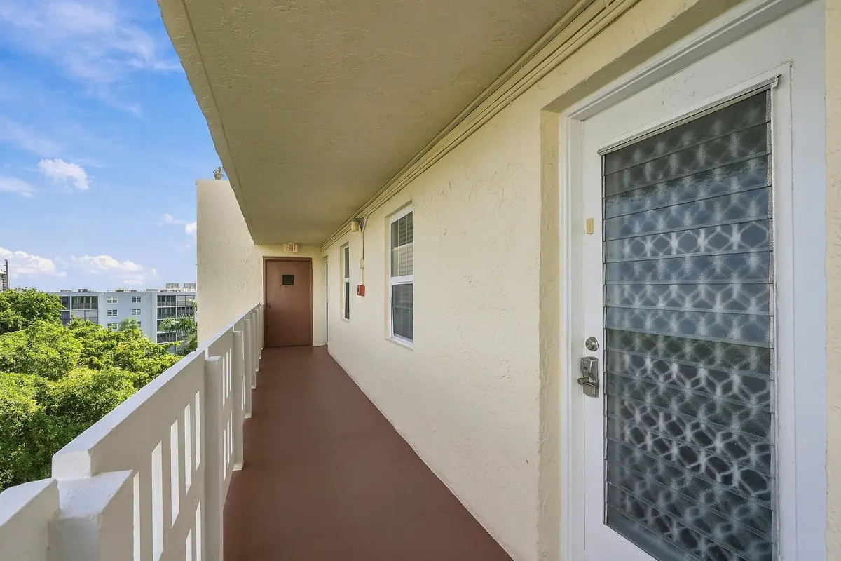 04_dsc05262 at 111 SE 3RD Avenue 602, Dania Beach