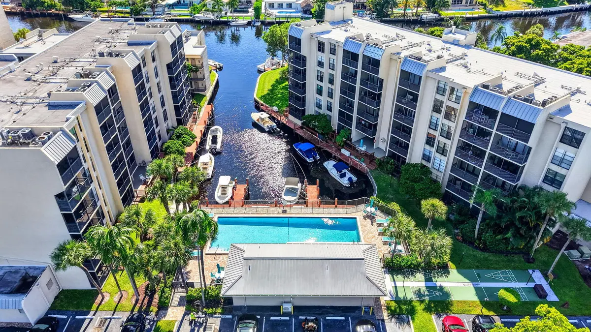 Boca Bayou Waterfront Pool at 20 ROYAL PALM Way 3010, Boca Raton