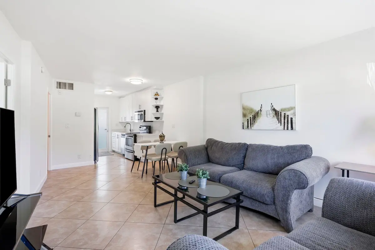 3-web-or-mls-003_0E2A1804_with_tv at 3250 NE 28TH Street 104, Fort Lauderdale