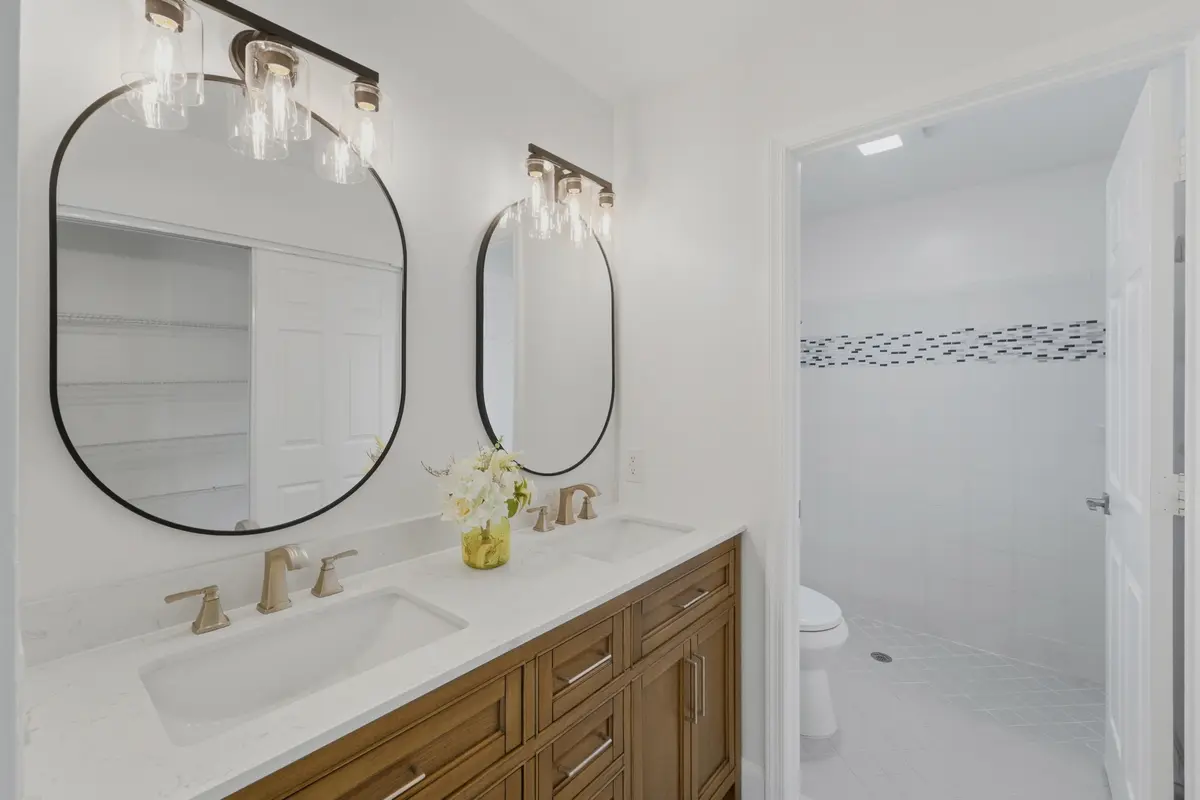 Master bathroom at 956 SAGE Avenue, Wellington