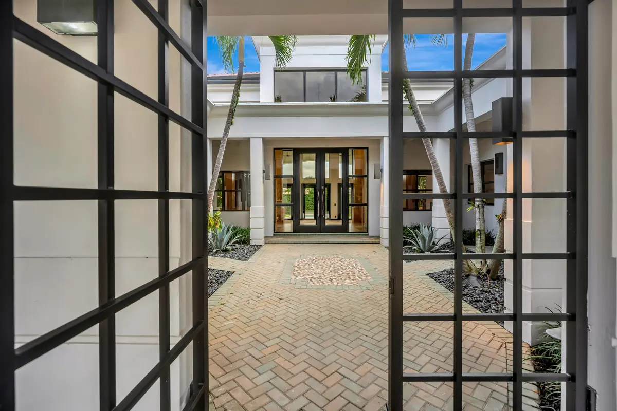 Gate Entry at 414 Mariner Drive, Jupiter