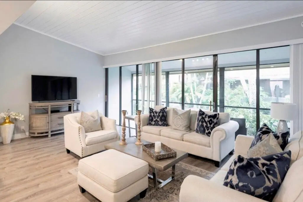 Living area at 129 OLD MEADOW Way, Palm Beach Gardens