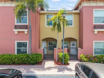 2851 W Prospect Road, Fort Lauderdale – Townhouse for sale