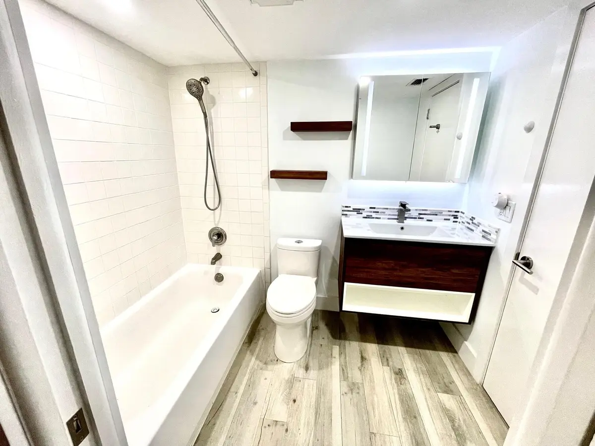 Master Bath at 342 Southwind Drive 123, North Palm Beach